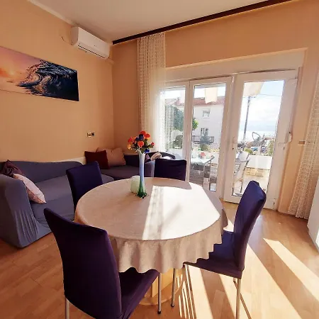 Adriatic Riviera Apartman *