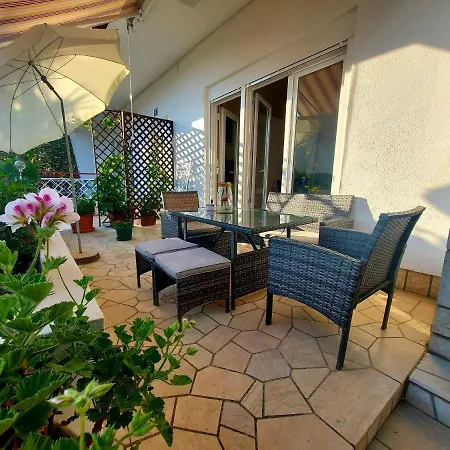 Adriatic Riviera Apartman *