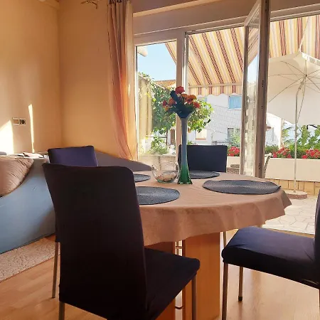 Adriatic Riviera * קריקווניצה