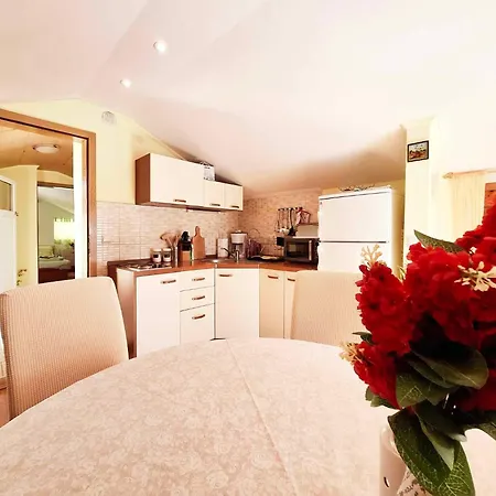 Adriatic Riviera * קריקווניצה